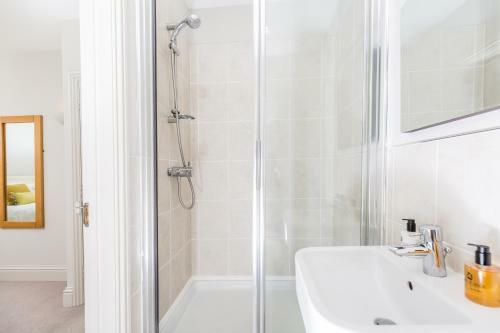 Dogulas House - By Luxury Apartments