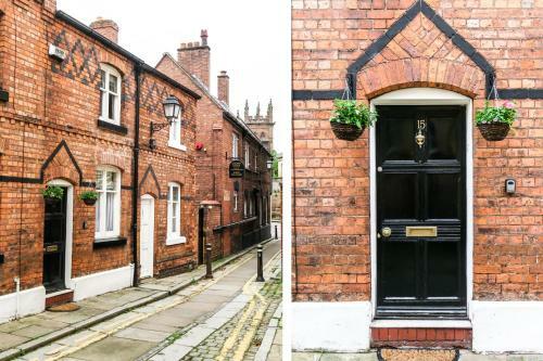 Beautiful City Centre Cottage - Within City Walls