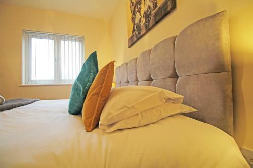 Canal Side Apartment In Chester