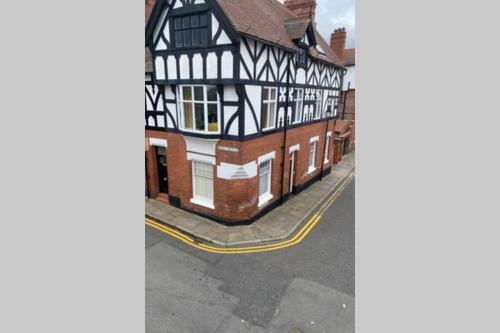 Boutique City Centre Apartment With Parking