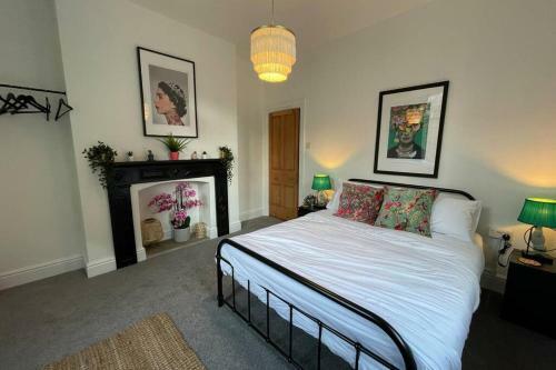 Boutique City Centre Apartment With Parking