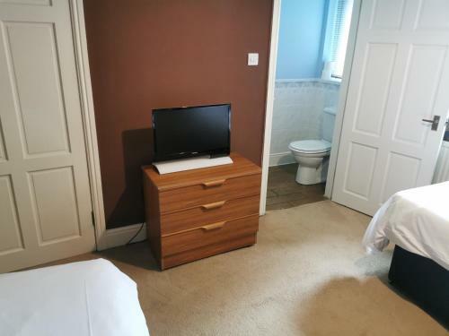 Room 8