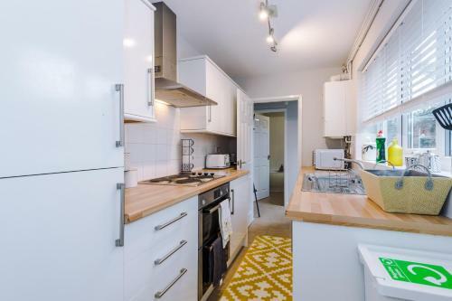 Quaint 2 Bedroom City Cottage