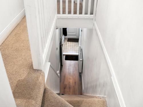 Pass The Keys Cosy, 2-bed Home In Popular Handbridge - Parking