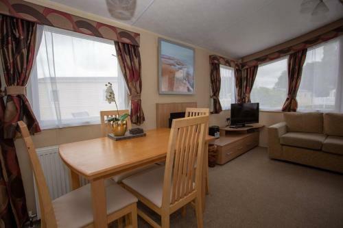 Caravan In The Cotswolds