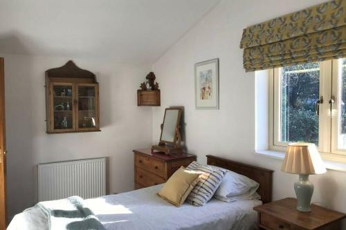 Meadow Lodge In The Cotswolds