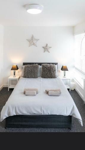 Hostal Megs Island Guest House