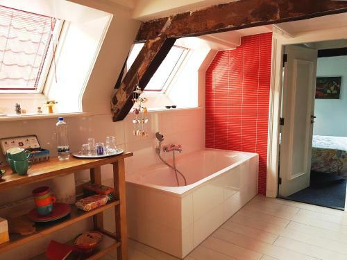 Large Historical Apartment & Canal Terrace