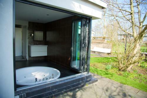 Villa Bungalow Between Haarlem And Amsterdam