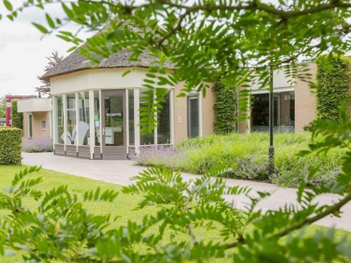 Nice Chalet On The Water In The Brabant Kempen