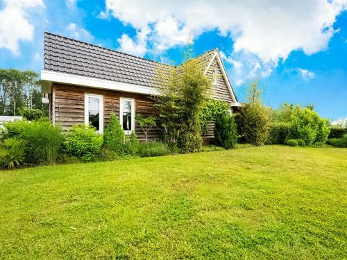 Pretty Holiday Home In Vroomshoop With Garden