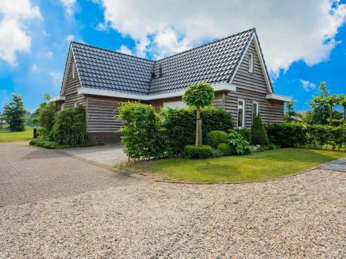 Pretty Holiday Home In Vroomshoop With Garden