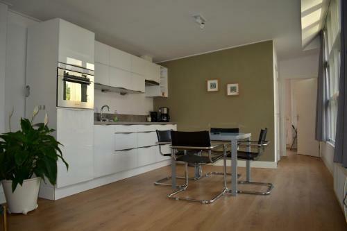 Spacious And Modern Apartment Warmond