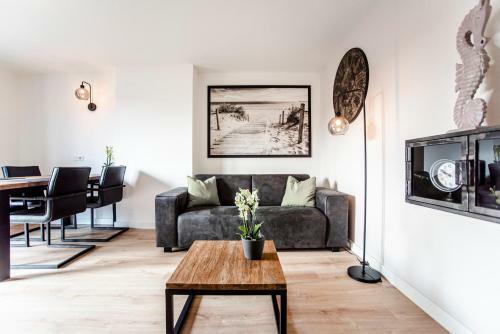 Seawave Apartment