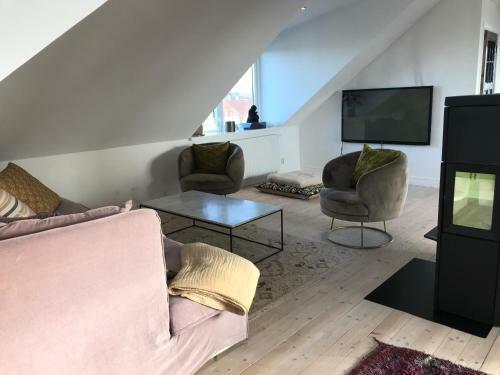 Big And Beautiful Villa In Nyhamnsl�ge