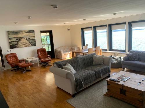 Villa Charming House With Panoramic Sea View Over Br�viken!