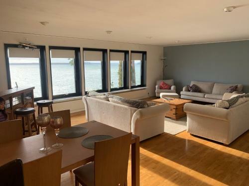 Villa Charming House With Panoramic Sea View Over Br�viken!