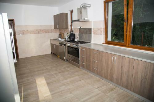 Hostal Pensiunea 2 A-mici