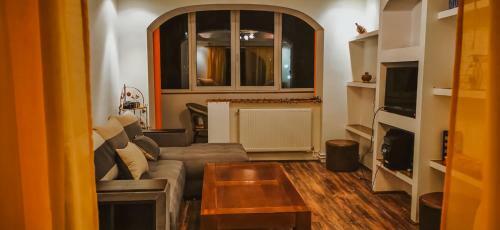 Cozy Lupo Apartment Predeal