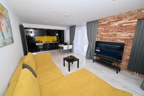 R&b Apartments