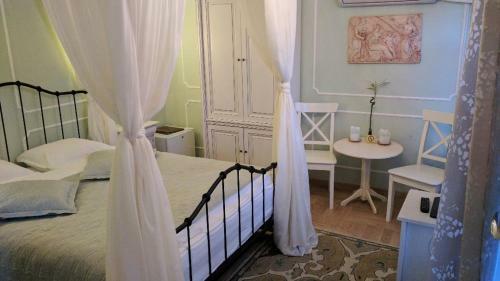 Hostal Pensiune-restaurant Tara Luanei
