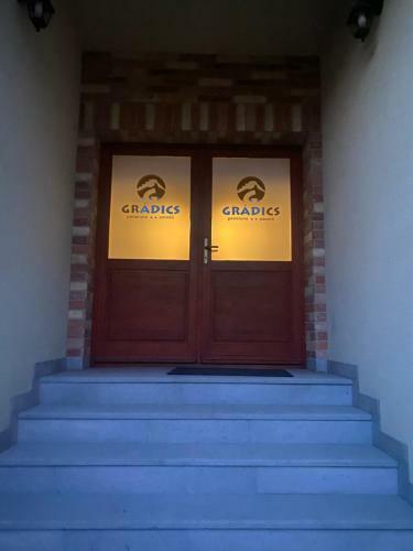 Hostal Gr�dics Panzi�