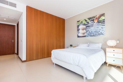 Spacious Balcony Family Apartment