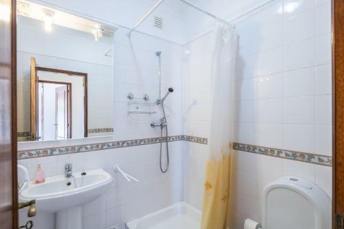 Quinta Da Caldeira - Villa Com Piscina A 5 Minutos A P� Da Praia