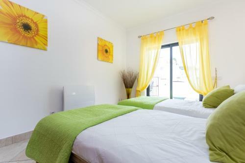 Great 2 Bedroom Apartment With Communal Pool