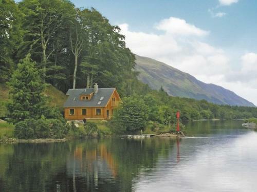 Gairlochy Bay