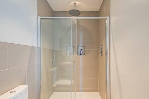 Stunning Large Sea View Apartment - The Lookout