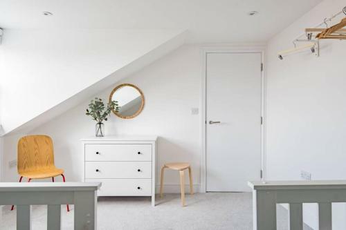 Stunning Large Sea View Apartment - The Lookout