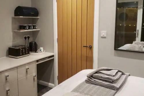 Apartamento The Courtyard - Cosy, Secluded With Luxury Suite