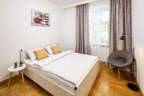Three Bedroom Apartment On Rynok Square