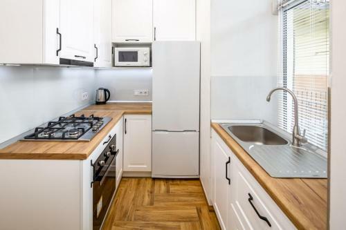 Three Bedroom Apartment On Rynok Square