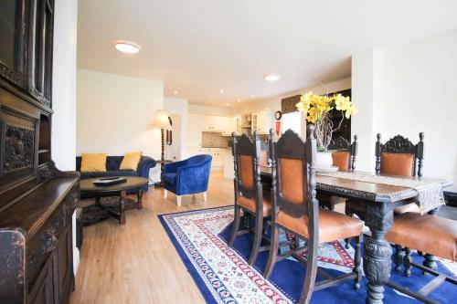 Hostal Blorenge House