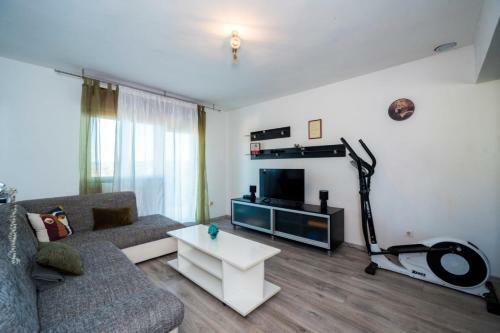 Sunny Apartment Nikola Near Airport Split
