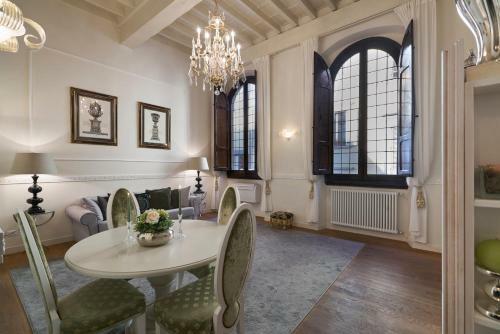 Luxury Apartment Rucellai