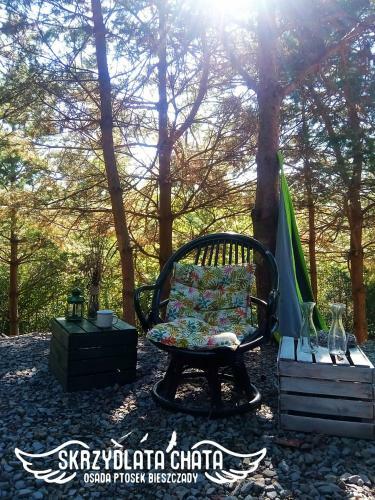 Skrzydlata Chata / Osada Ptosek Bieszczady