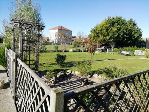Chez Noi@48 : Whole House Rental, Bed & Breakfast