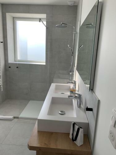 Villa Avec Piscine Int�rieure � Sainte- Marine