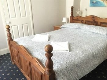 Hostal Brunton House Guest House