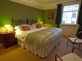 Hostal Westwood House