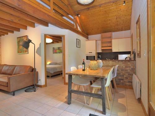Serene Holiday Home In Cussac With Private Terrace, Barbeque