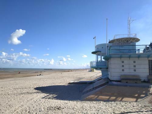 Sea View & Beach Studio Apartment - Blue Horizon