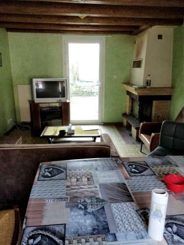 Maison de 2 Chambres Avec Jardin Clos Et Wifi A Echalot