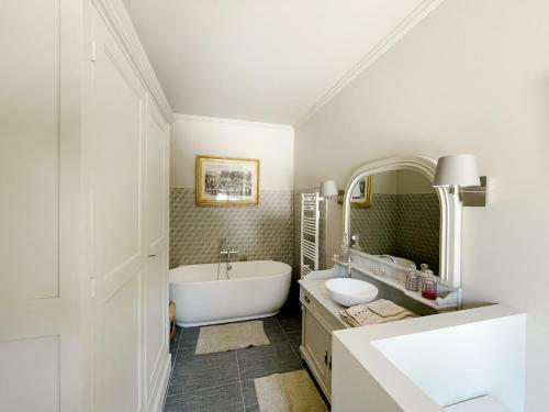 Hostal Ch�teau Du Domaine Du R�veillon