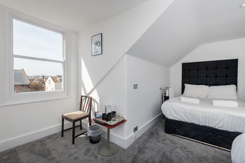 Hostal Westbourne Hotel - Guest House