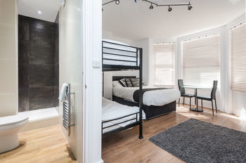 Hostal Westbourne Hotel - Guest House