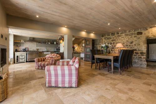 Les Hiboux Du Domaine Du Moulin